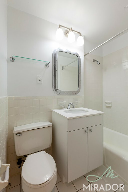 43 W 16 ST