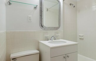 1 bed, 1 bath, $5,300, Unit 4H