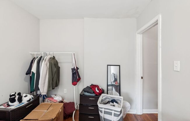 1 bed, 1 bath, 600 sqft, $1,150, Unit B25