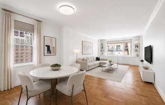 311 E 71 ST