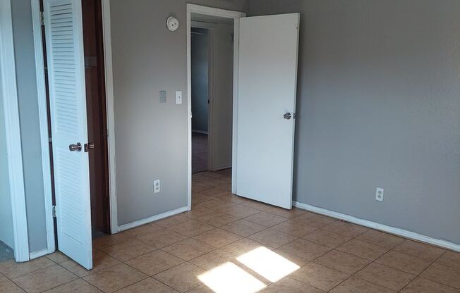 3 beds, 2 baths, $1,375