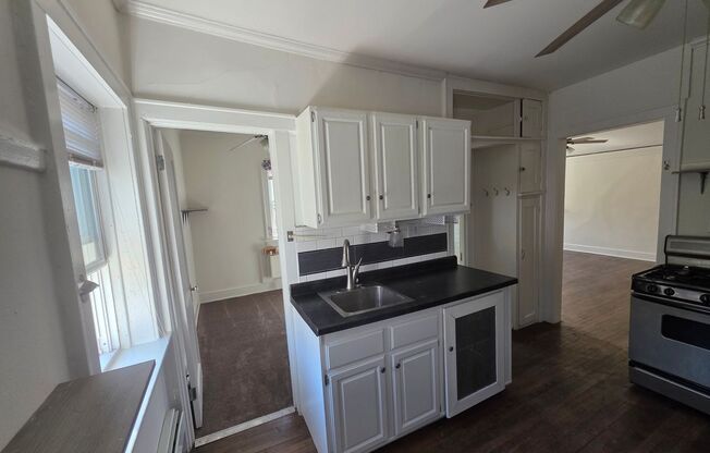 2544 N. Maryland Ave. (Fountain Blue)