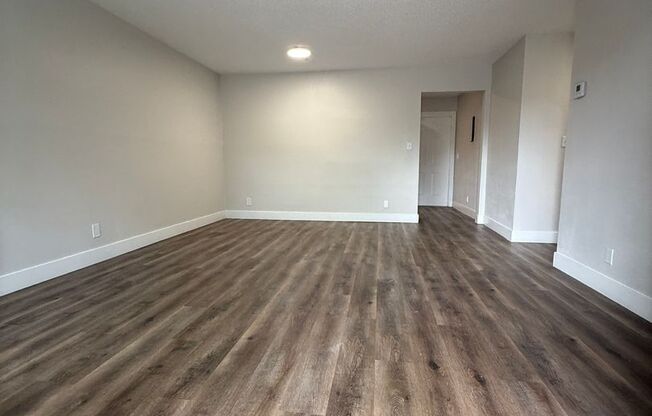 2 beds, 1 bath, 700 sqft, $1,399, Unit 2330-3