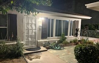 Charming 2 Bedroom Home with Private Garage – Now Leasing in Riverside!