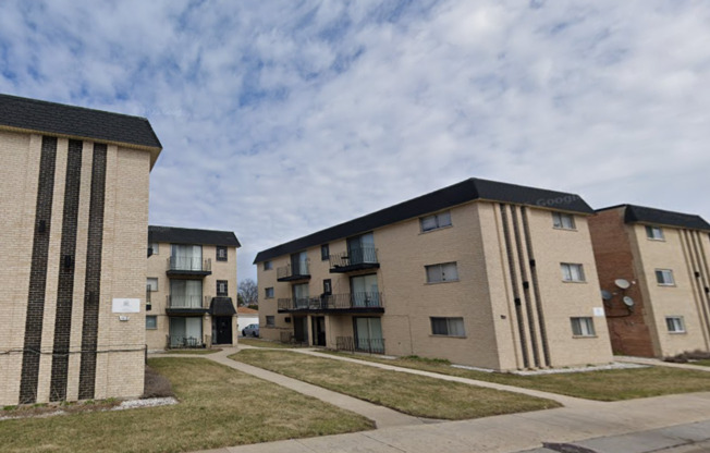4650-4658 W 79th LLC
