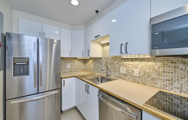 1 bed, 1 bath, 613 sqft, $2,700, Unit 2C