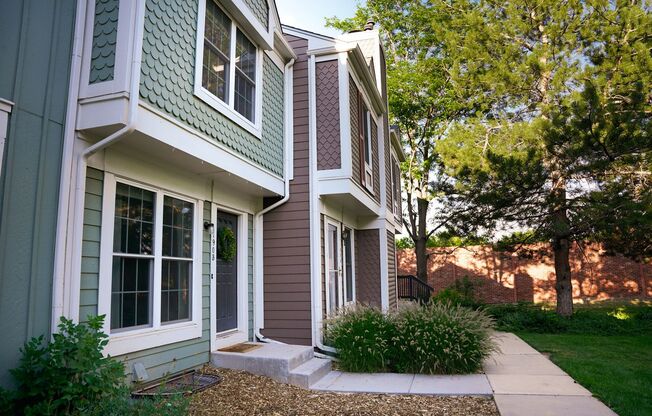 Spacious 2BD/ 1.5BA in Gorgeous Lafayette, CO- Available 8/1!