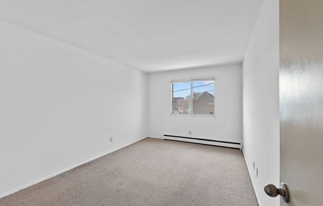 1 bed, 1 bath, 580 sqft, $950, Unit 211