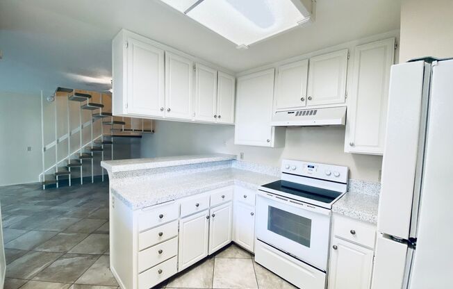 Spacious Condo near UCSD! Parking and Water Included!!