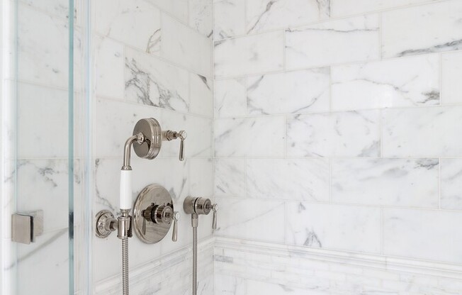 2 beds, 2.5 baths, 1,688 sqft, $40,000, Unit 3301