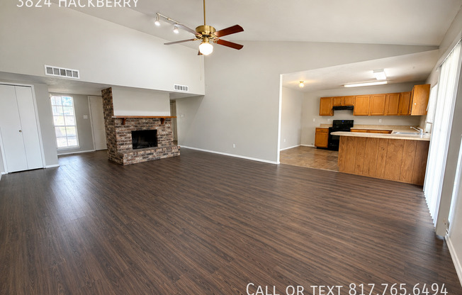 3824 HACKBERRY