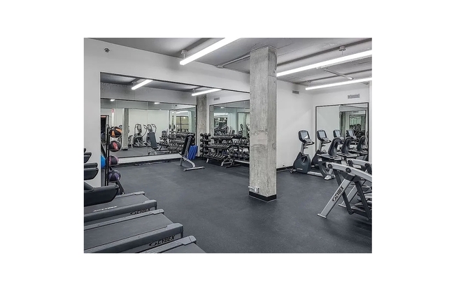1 bed, 1 bath, 685 sqft, $5,000, Unit 6D