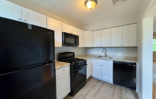 2 beds, 1 bath, $1,350