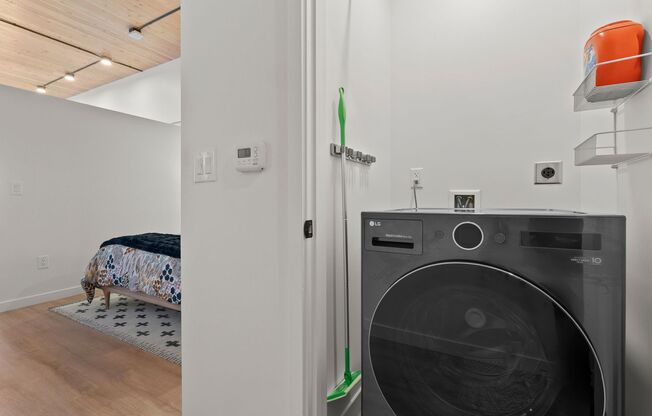 Studio, 1 bath, 540 sqft, $1,665, Unit 416