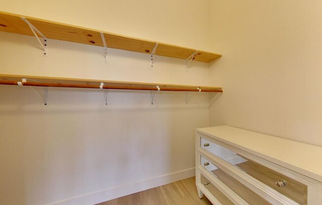 1 bed, 1 bath, 720 sqft, $2,457, Unit 23