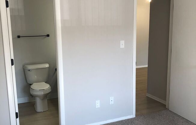 2 beds, 2 baths, 1,042 sqft, $1,474, Unit 5801B