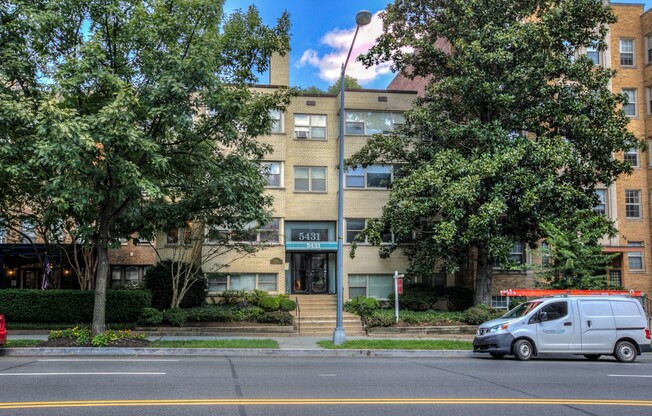 Charming Chevy Chase Condo! Parking and Utilities Included!