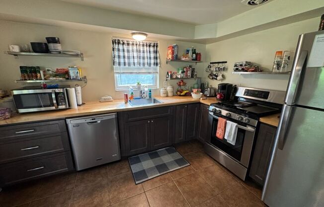 Spacious Split Level in Baldwin for Rent- Hardwood floors and Garage!