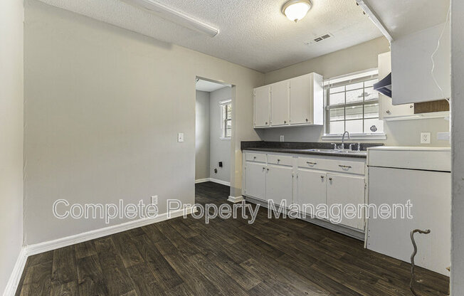 3729 MAPLE AVE SW