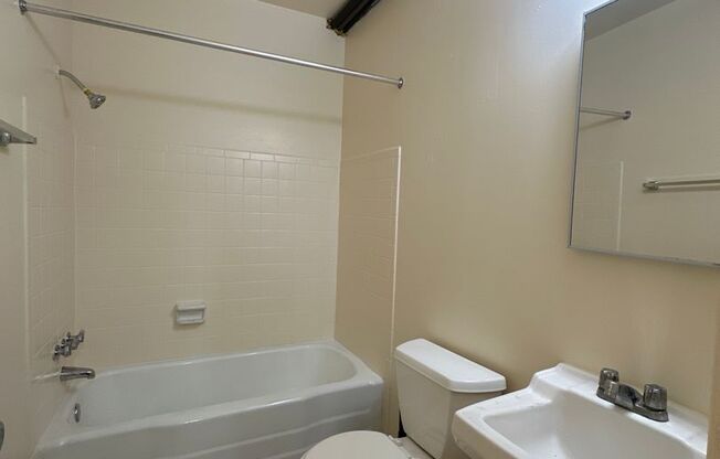 Studio, 1 bath, $675, Unit 1104-16