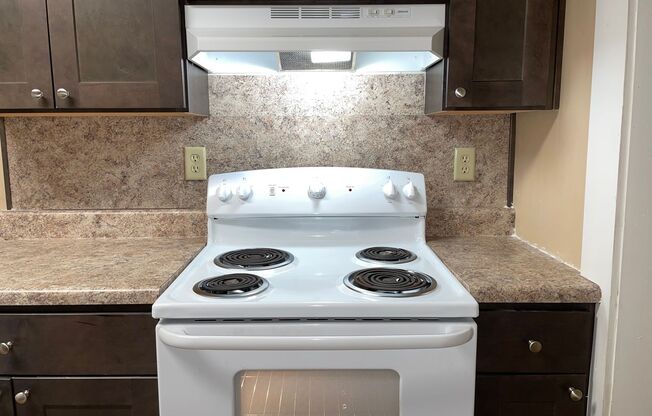 571 WHITEHEAD RD | 2 BED 1 BATH