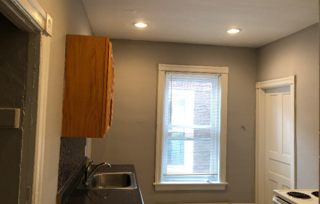 139 E DUVAL ST