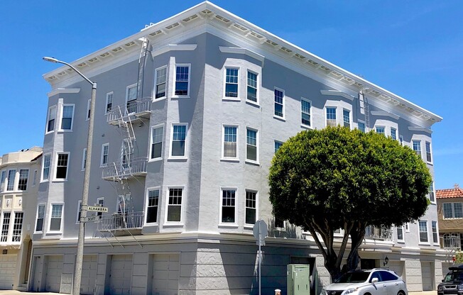 290 ALHAMBRA ST