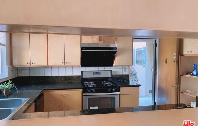 3200 S SEPULVEDA BLVD