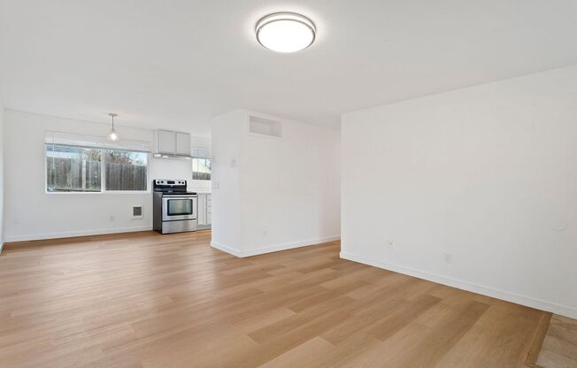 3 beds, 1 bath, 864 sqft, $1,750, Unit 40