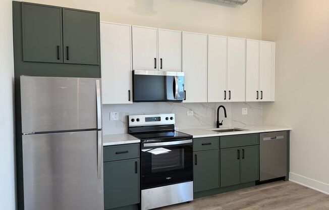 1 bed, 1 bath, 768 sqft, $2,775, Unit 111