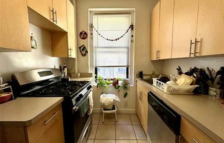 1 bed, 1 bath, 800 sqft, $2,100, Unit 3L