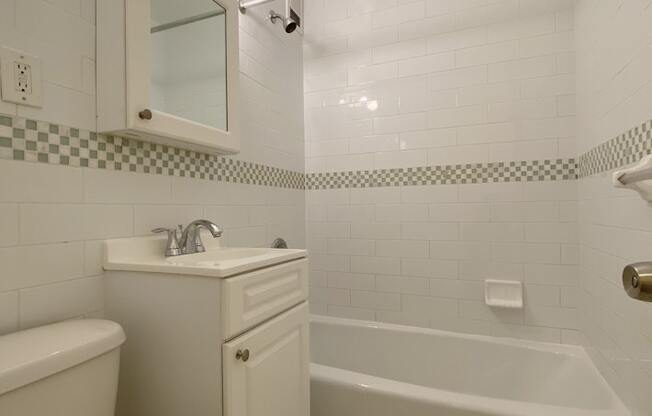 Studio, 1 bath, $3,500, Unit 3D