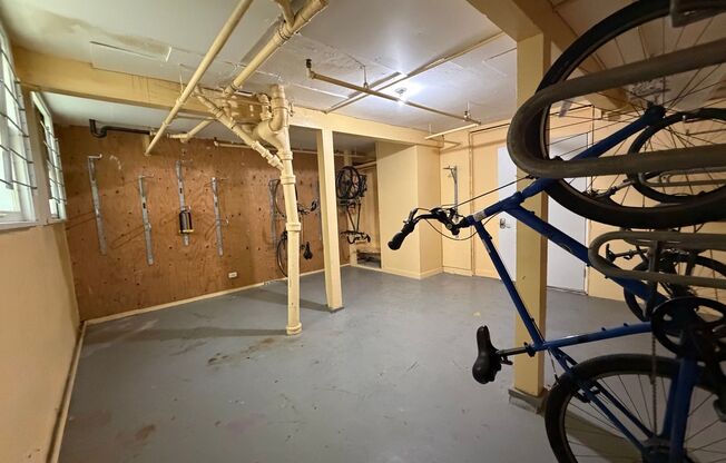 Studio, 1 bath, 320 sqft, $1,129, Unit 06