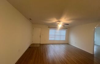 Central Wilmington, ground floor end unit, large 2 BR with porch(The Gardens)