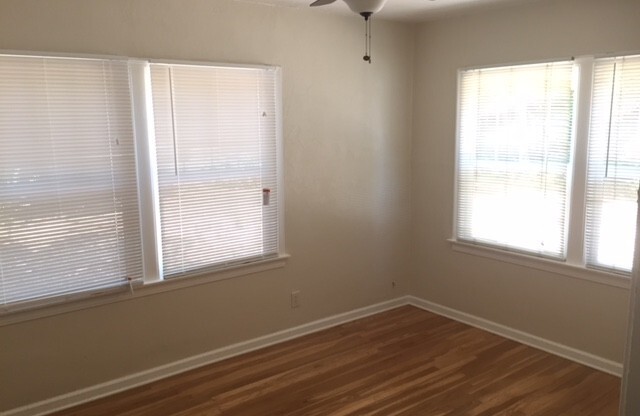 2 beds, 1 bath, 700 sqft, $1,875, Unit House