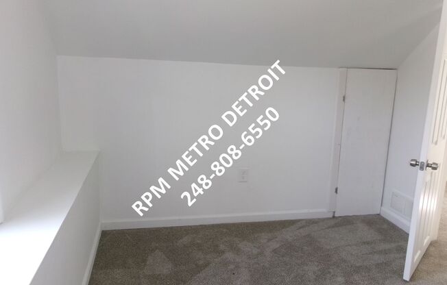 3 beds, 1 bath, $1,595, Unit (OM)