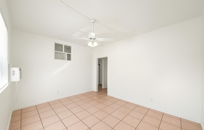 1100 NE 12th AVE