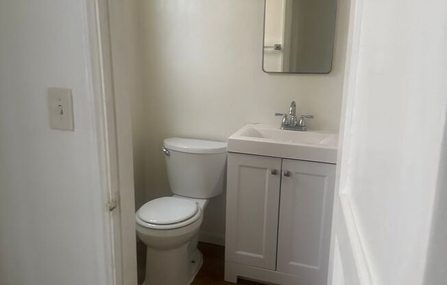 Studio, 1 bath, 339 sqft, $1,200, Unit 8