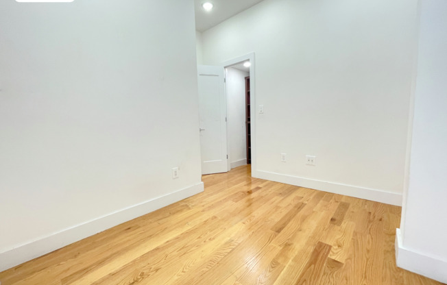 2 beds, 1 bath, $2,945, Unit 1B