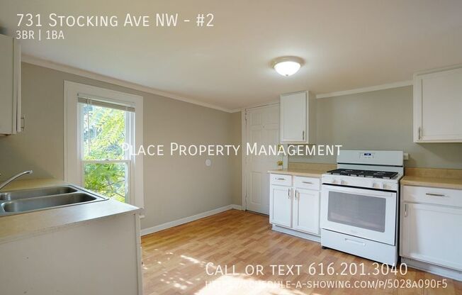 731 STOCKING AVE NW