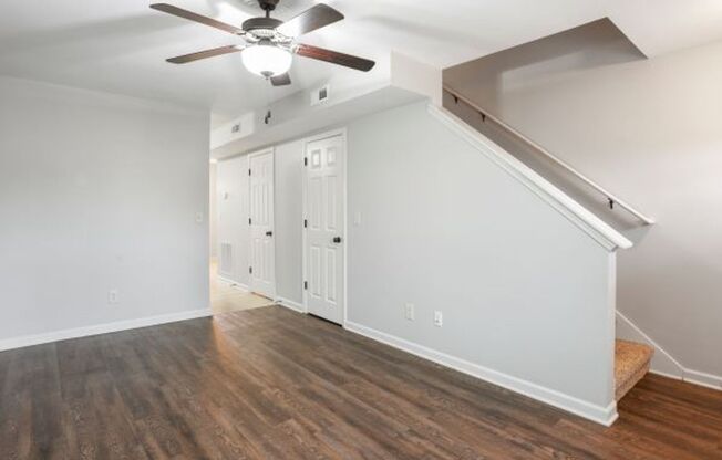 2 beds, 1.5 baths, 1,050 sqft, $1,300, Unit Memorial Drive - E