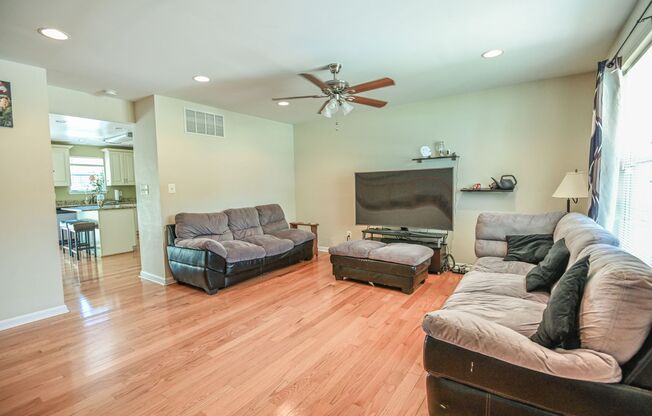 306 4 AVE
