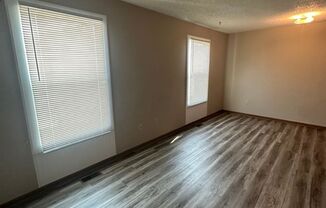 2 beds, 1 bath, $650