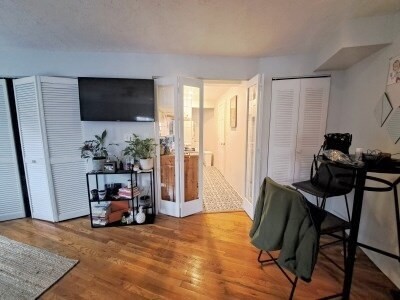 21 Moon St