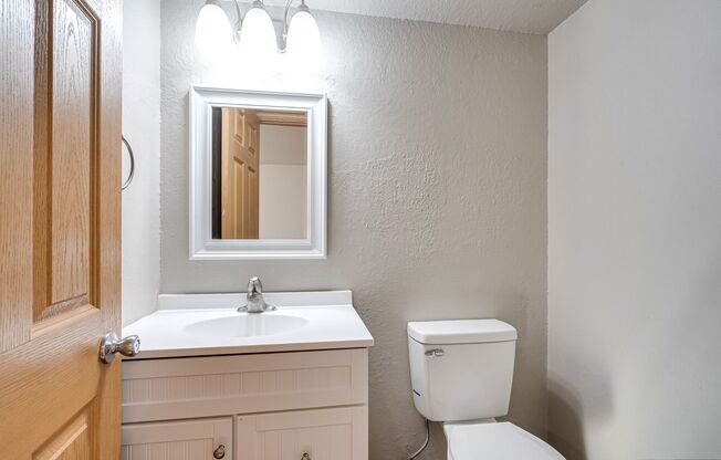 3 beds, 1.5 baths, 1,100 sqft, $1,199, Unit 247-302