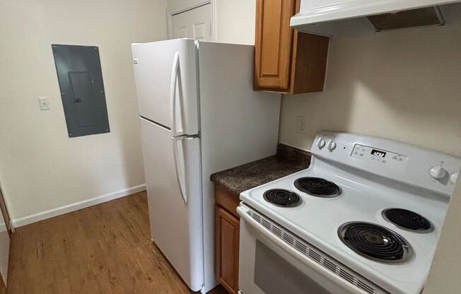 2 beds, 1 bath, 675 sqft, $695, Unit 430 Tefft-Unit 03