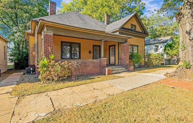 3 Bedroom / 2 Bathroom House in Avondale