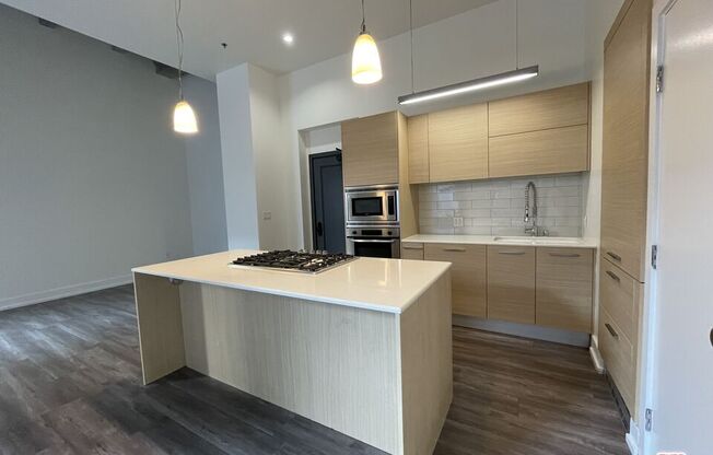 1 bed, 1 bath, 750 sqft, $2,904, Unit 1122