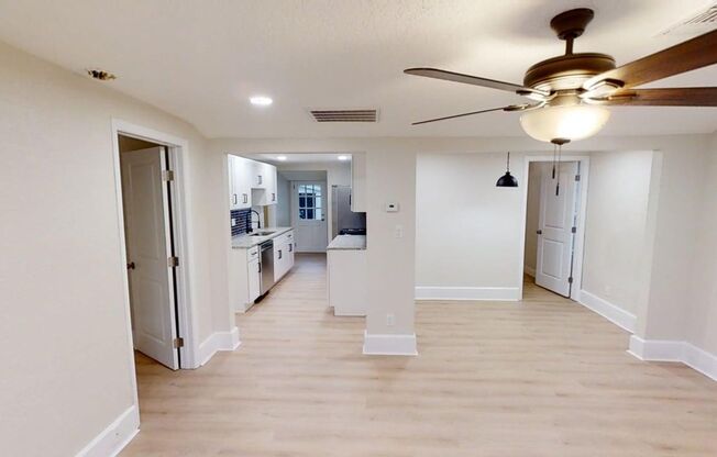 lovely 3/1 house with fence yard