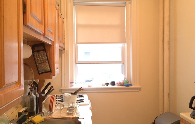 2 beds, 1 bath, 836 sqft, $3,400, Unit 02-007